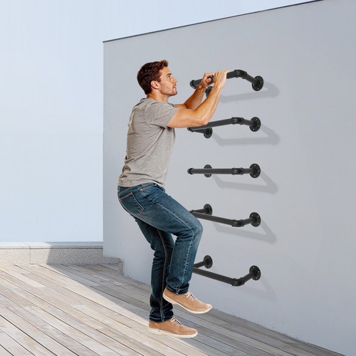 Wall mounted ladder - mounted, step